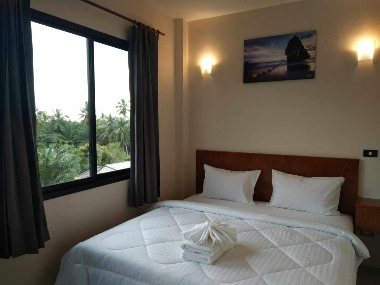 Sj House Hotel Aonang Ban Klong Haeng Bagian luar foto