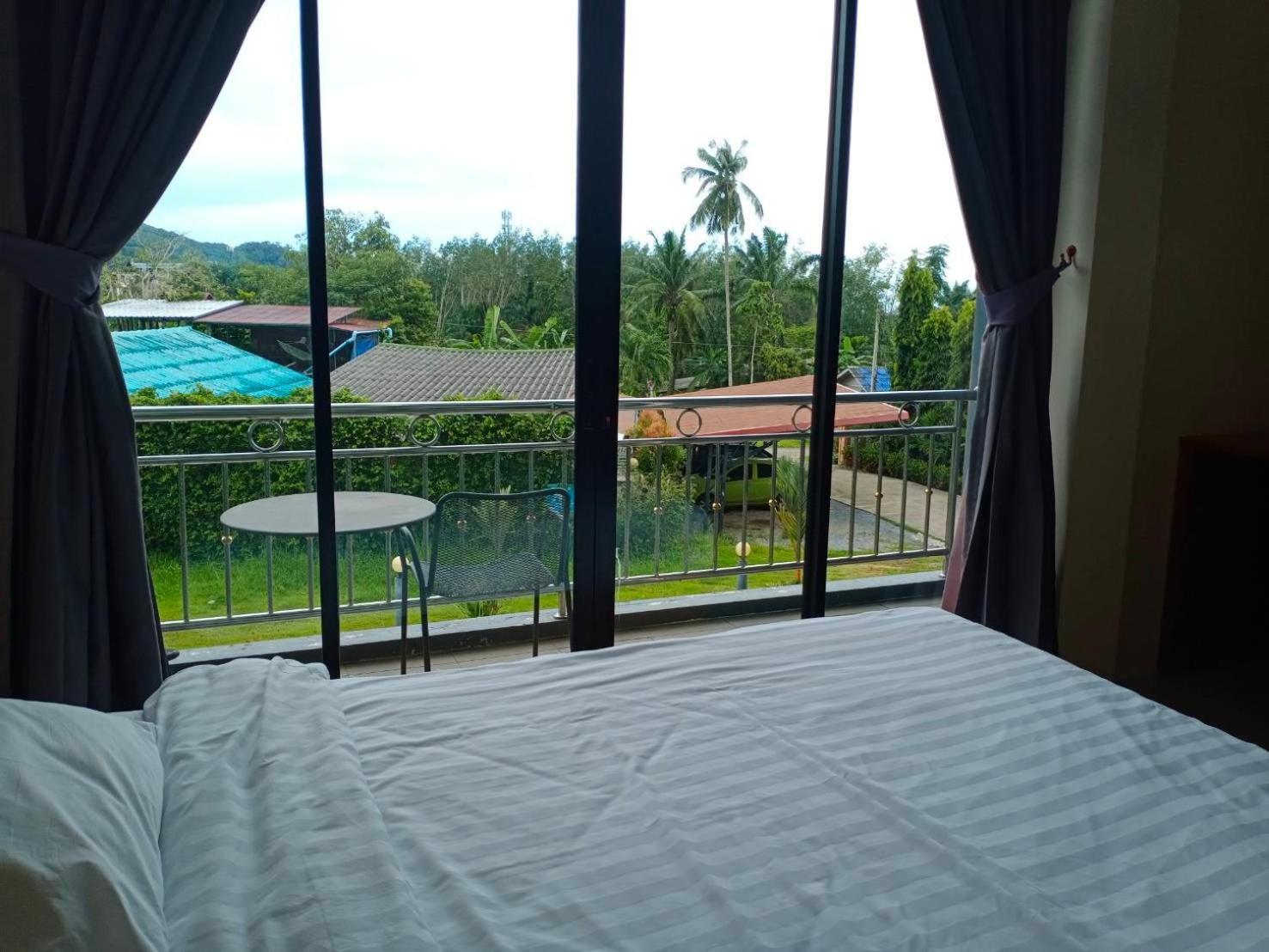 Sj House Hotel Aonang Ban Klong Haeng Bagian luar foto